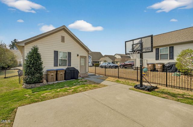 916 Conifer Forest Lane, Wake Forest, NC 27587