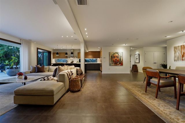 541 S WASHINGTON DRIVE, Sarasota, FL 34236