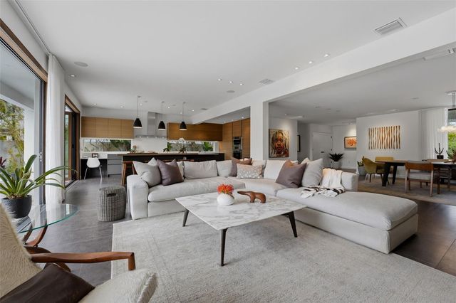 541 S WASHINGTON DRIVE, Sarasota, FL 34236