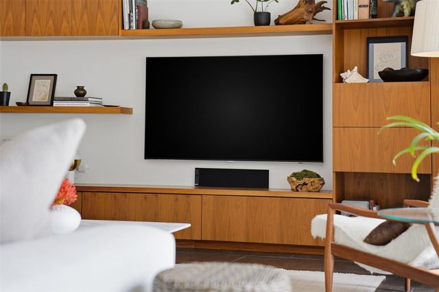 541 S WASHINGTON DRIVE, Sarasota, FL 34236