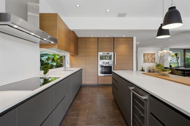 541 S WASHINGTON DRIVE, Sarasota, FL 34236