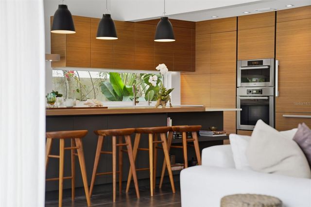 541 S WASHINGTON DRIVE, Sarasota, FL 34236