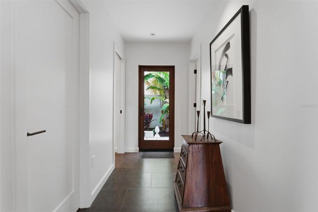 541 S WASHINGTON DRIVE, Sarasota, FL 34236