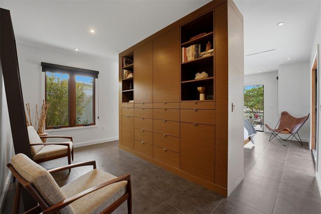 541 S WASHINGTON DRIVE, Sarasota, FL 34236