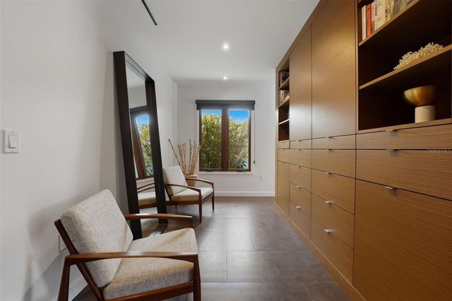 541 S WASHINGTON DRIVE, Sarasota, FL 34236