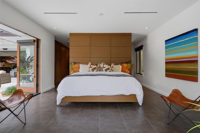 541 S WASHINGTON DRIVE, Sarasota, FL 34236