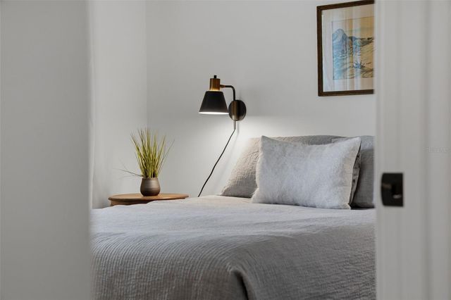 541 S WASHINGTON DRIVE, Sarasota, FL 34236