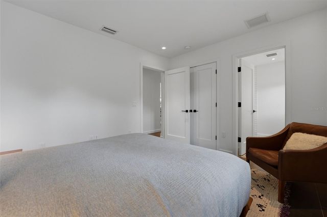 541 S WASHINGTON DRIVE, Sarasota, FL 34236