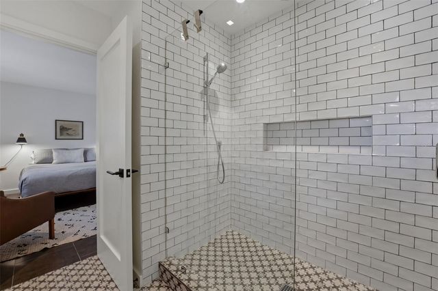 541 S WASHINGTON DRIVE, Sarasota, FL 34236