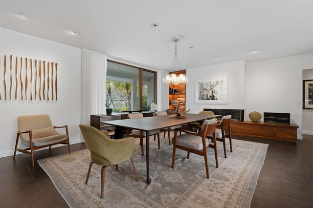 541 S WASHINGTON DRIVE, Sarasota, FL 34236