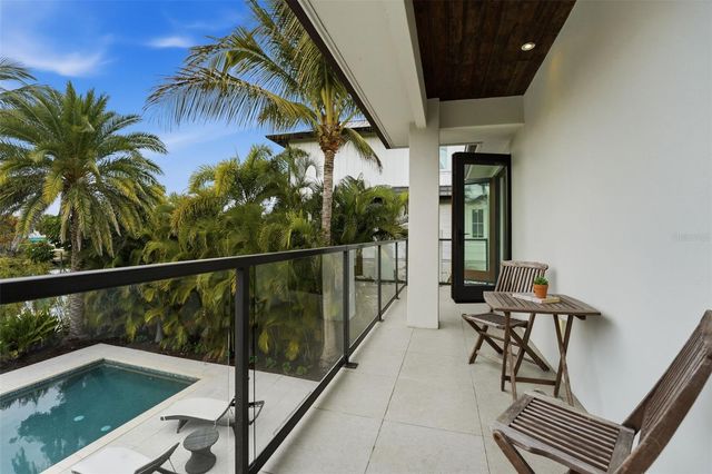 541 S WASHINGTON DRIVE, Sarasota, FL 34236