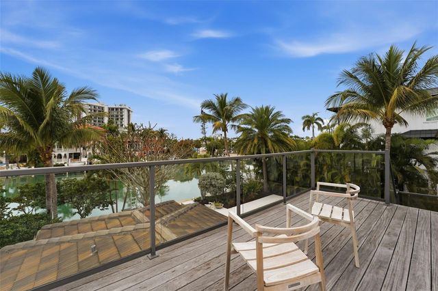 541 S WASHINGTON DRIVE, Sarasota, FL 34236