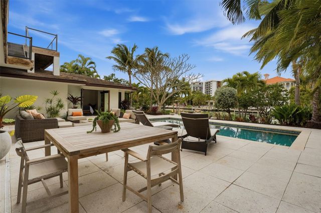 541 S WASHINGTON DRIVE, Sarasota, FL 34236