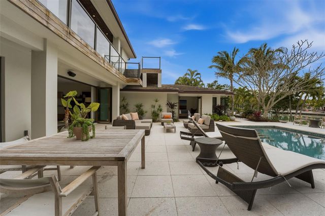 541 S WASHINGTON DRIVE, Sarasota, FL 34236