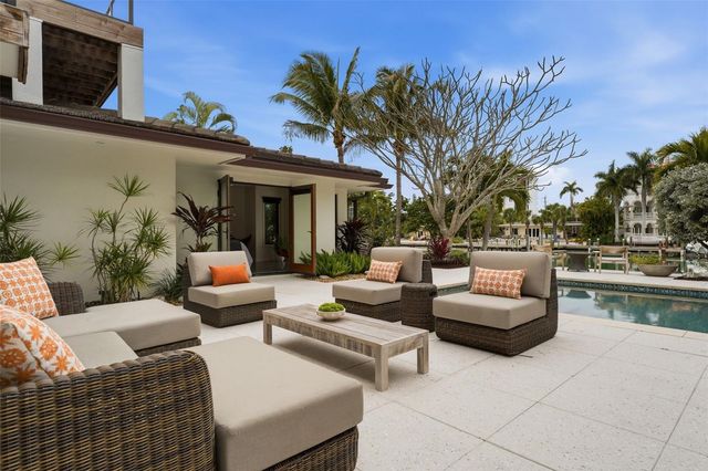 541 S WASHINGTON DRIVE, Sarasota, FL 34236