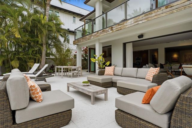 541 S WASHINGTON DRIVE, Sarasota, FL 34236