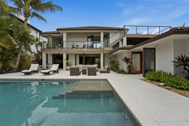 541 S WASHINGTON DRIVE, Sarasota, FL 34236