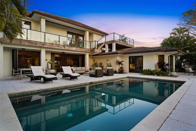 541 S WASHINGTON DRIVE, Sarasota, FL 34236