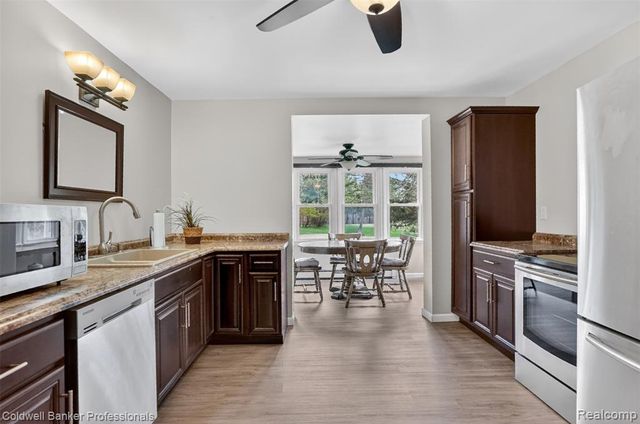 1190 Olander Drive, Lapeer, MI 48446