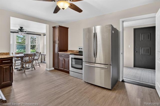 1190 Olander Drive, Lapeer, MI 48446