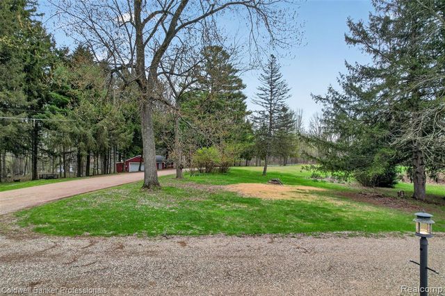 1190 Olander Drive, Lapeer, MI 48446