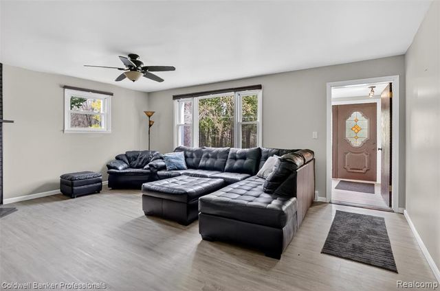 1190 Olander Drive, Lapeer, MI 48446