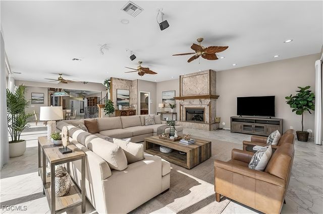 5345 Nautilus DR, Cape Coral, FL 33904