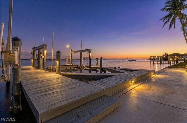 5345 Nautilus DR, Cape Coral, FL 33904