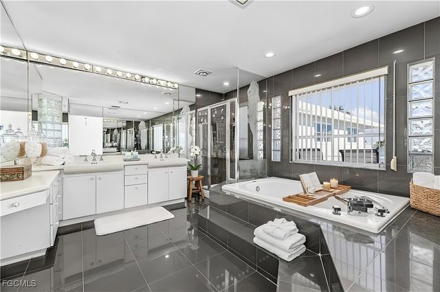 5345 Nautilus DR, Cape Coral, FL 33904