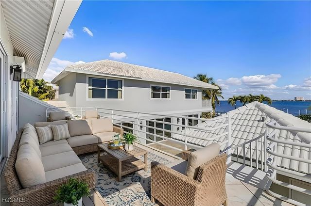 5345 Nautilus DR, Cape Coral, FL 33904