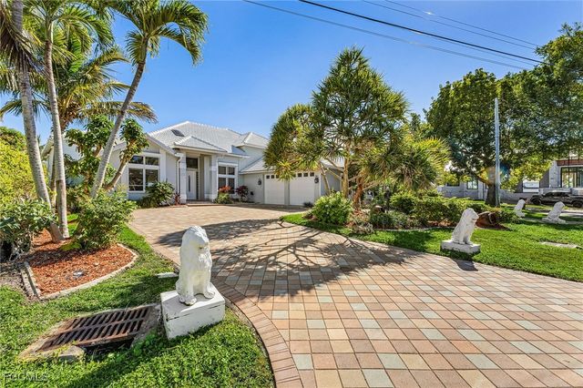 5345 Nautilus DR, Cape Coral, FL 33904