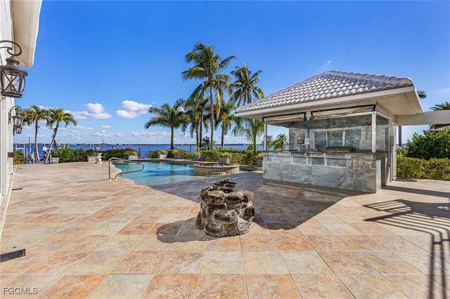 5345 Nautilus DR, Cape Coral, FL 33904