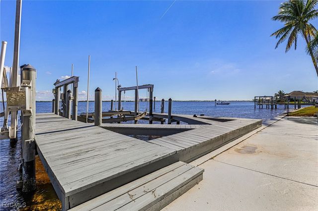 5345 Nautilus DR, Cape Coral, FL 33904