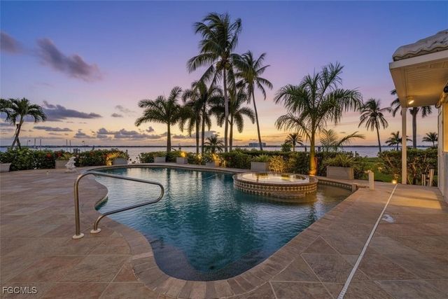 5345 Nautilus DR, Cape Coral, FL 33904