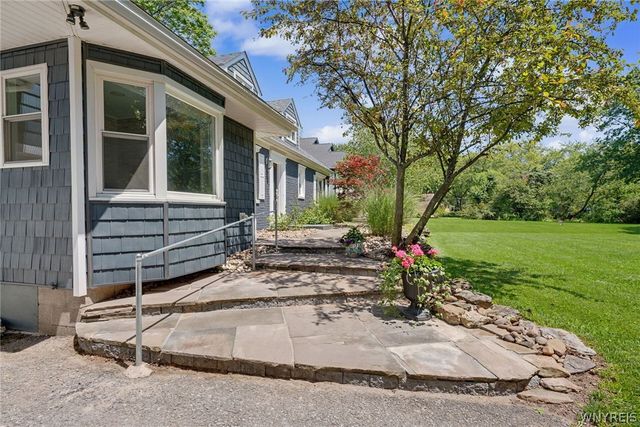 8150 Sheridan Drive, Clarence, NY 14221