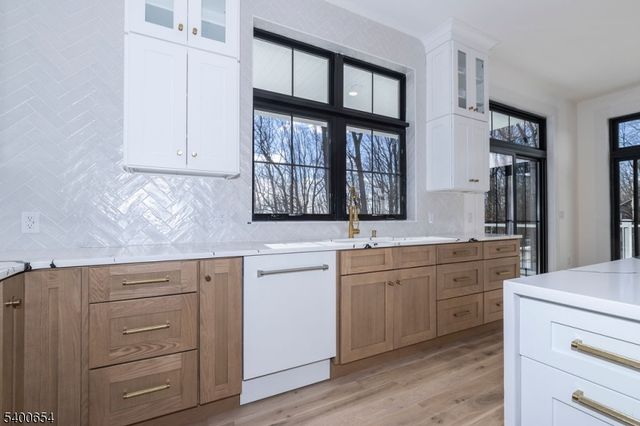 264 Ridge Rd, Watchung Boro, NJ 07069