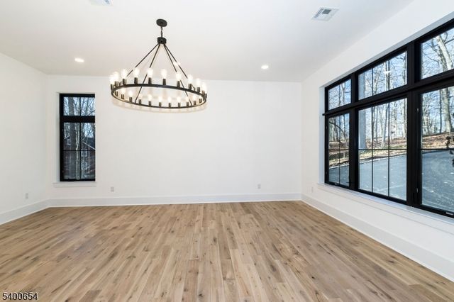 264 Ridge Rd, Watchung Boro, NJ 07069