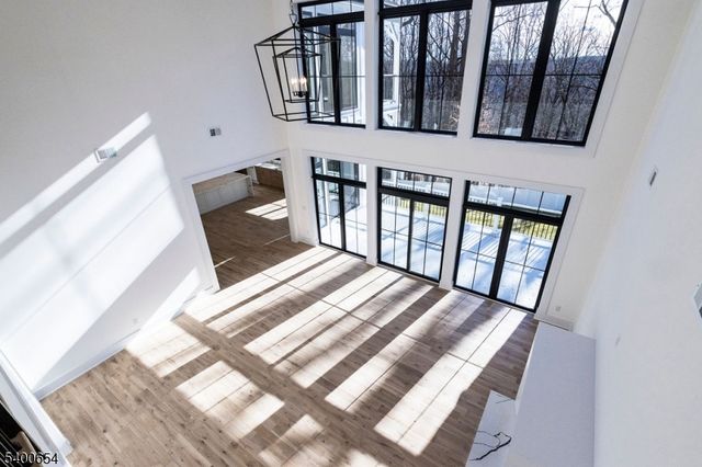 264 Ridge Rd, Watchung Boro, NJ 07069