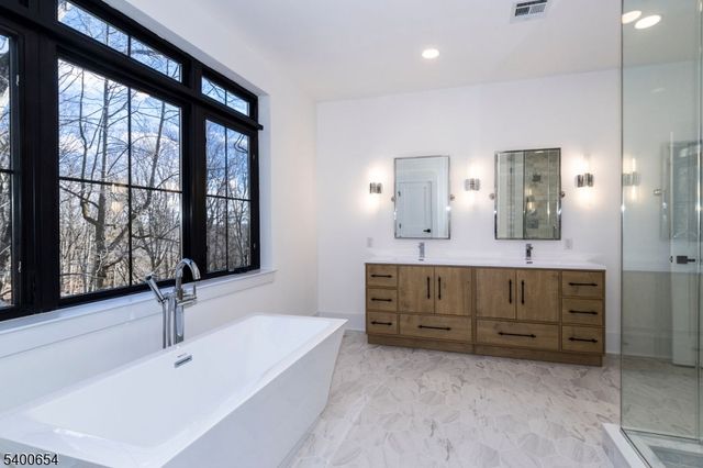 264 Ridge Rd, Watchung Boro, NJ 07069