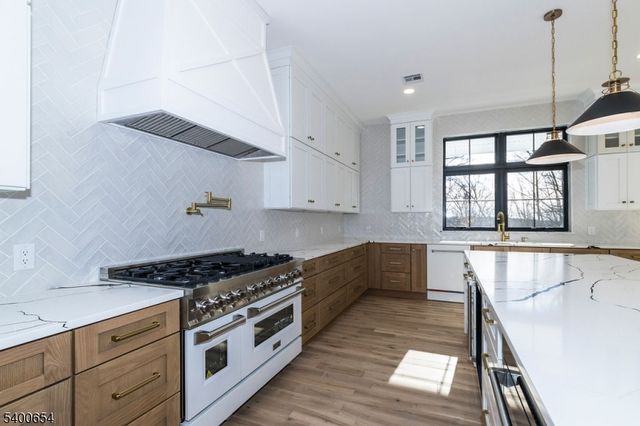 264 Ridge Rd, Watchung Boro, NJ 07069