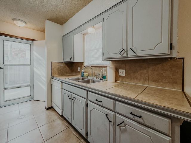 3401 E Noble Drive, Edmond, OK 73034