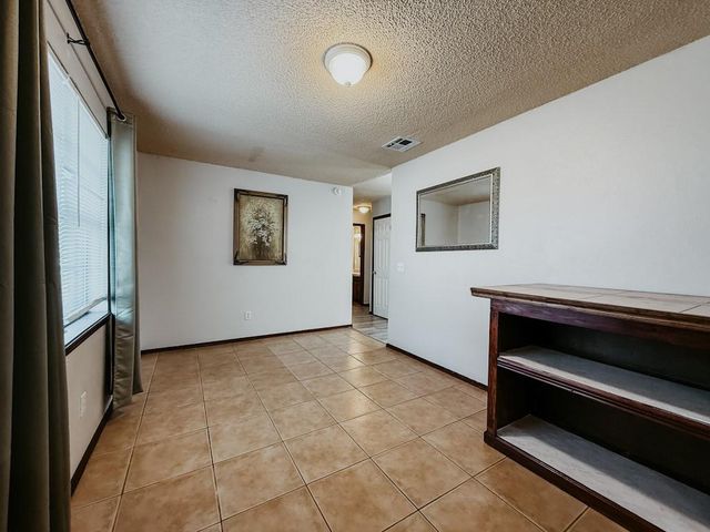 3401 E Noble Drive, Edmond, OK 73034