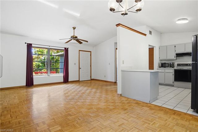 208 NE 9th AVE, Cape Coral, FL 33909