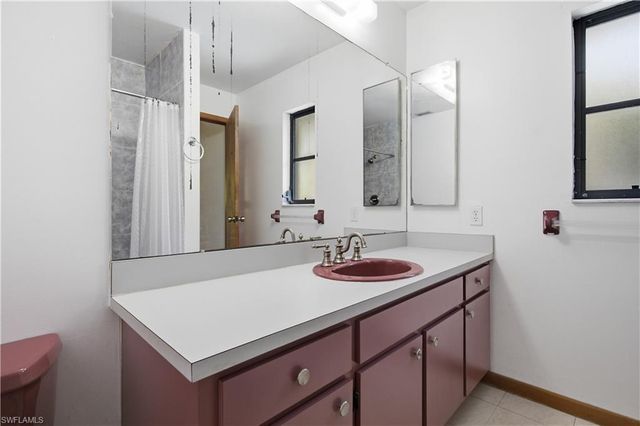 208 NE 9th AVE, Cape Coral, FL 33909