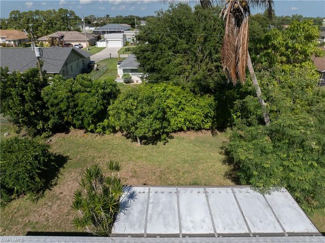 208 NE 9th AVE, Cape Coral, FL 33909