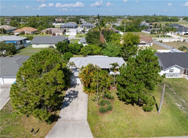 208 NE 9th AVE, Cape Coral, FL 33909