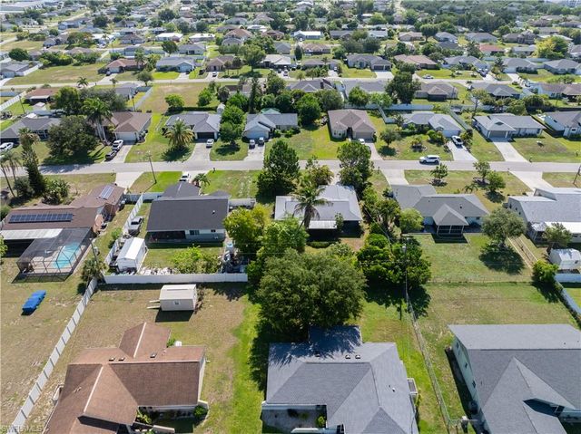 208 NE 9th AVE, Cape Coral, FL 33909