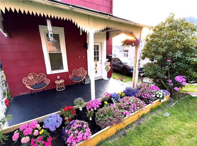 951 5th Ave, Freedom, PA 15042