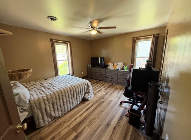 951 5th Ave, Freedom, PA 15042