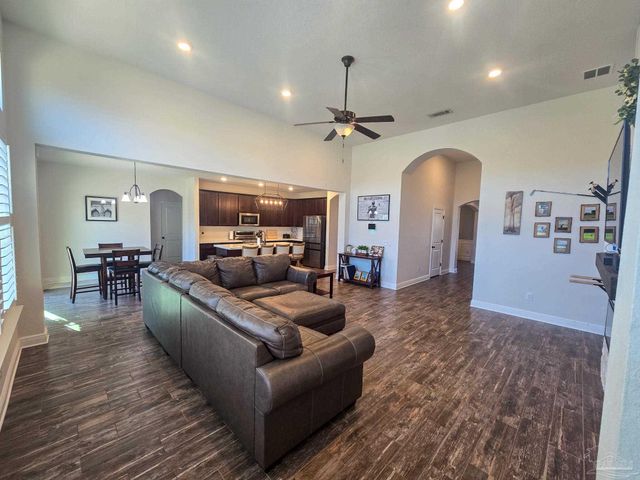 3451 Pelican Bay Cir, Gulf Breeze, FL 32563